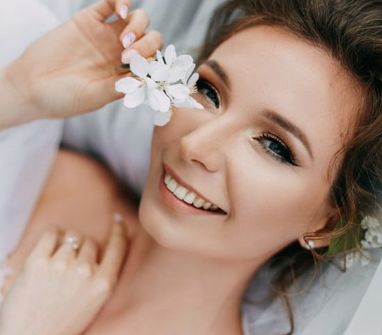 Trucco sposa semplice: eleganza e naturalezza nel giorno più bello